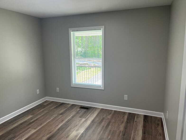 Building Photo - 120 Sunset Ave