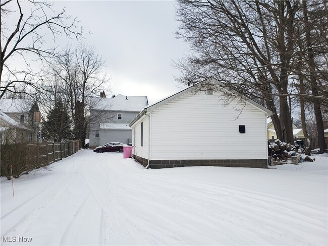 Building Photo - 13900-Rear Kirtland St