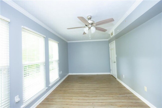 Building Photo - 3233 River Oak Pl
