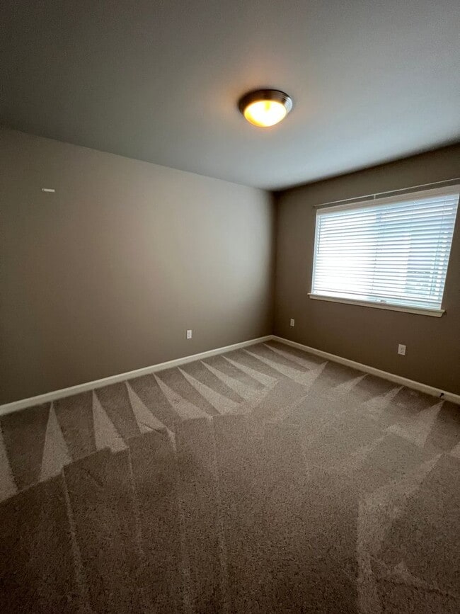 Building Photo - Quiet Luxury in a Forested Cul de Sac with...