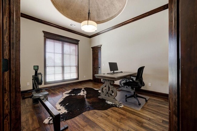 Building Photo - 22090 White Pine Cir