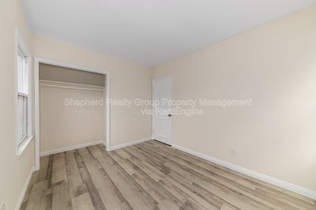 Building Photo - 742 W 36th St