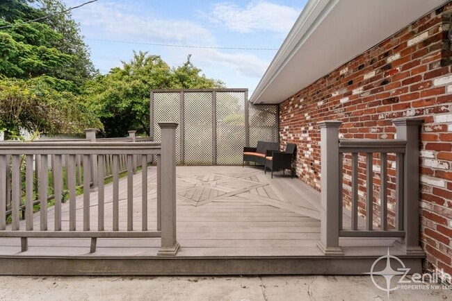 Building Photo - 6509 Louisiana Dr