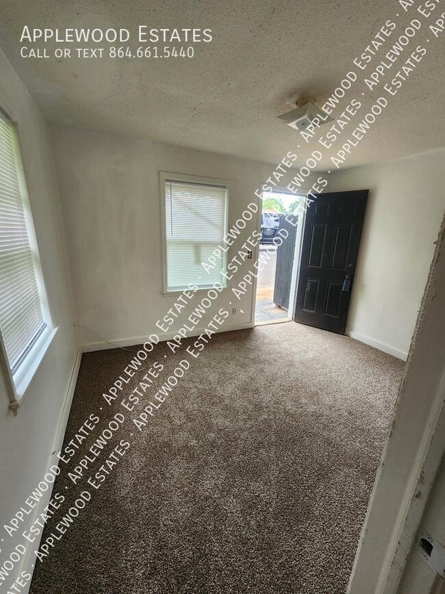 Building Photo - 132 Georgia St