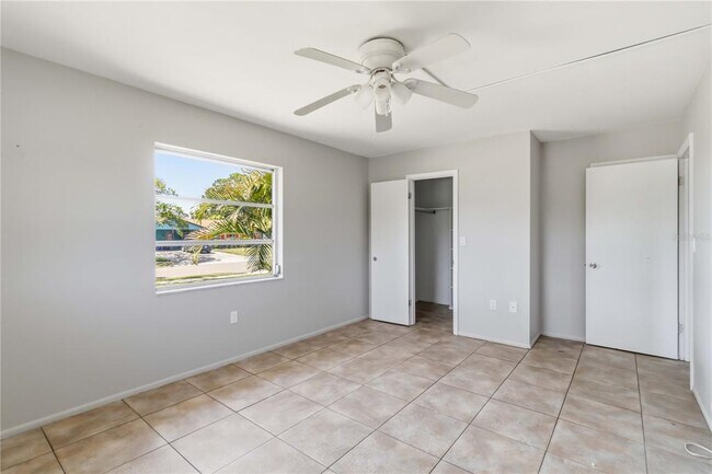 Building Photo - 304 Lantana Ave