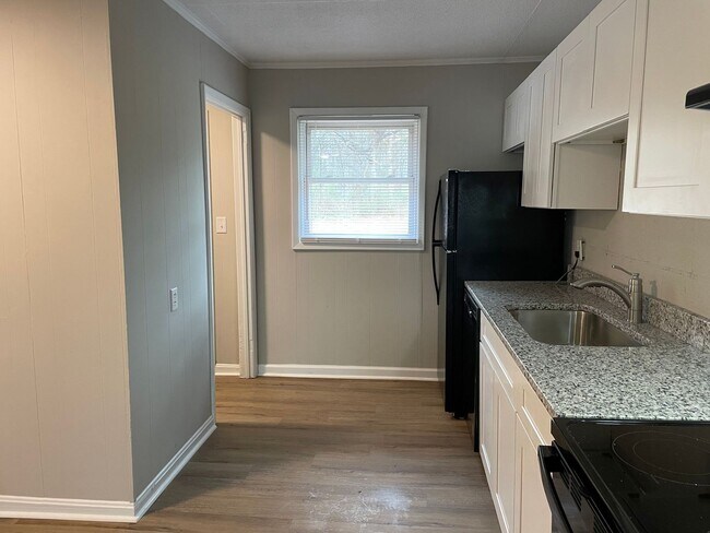 Building Photo - Two Bedroom Duplex in Lincolnton