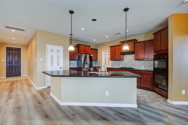 Building Photo - 4814 Mint Trails