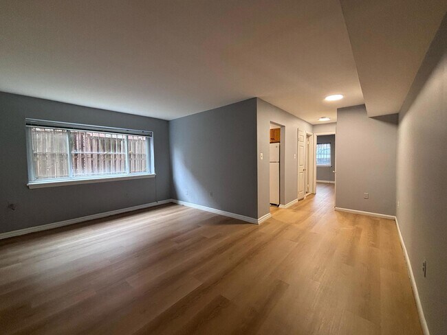 Building Photo - 1621 1st St NW