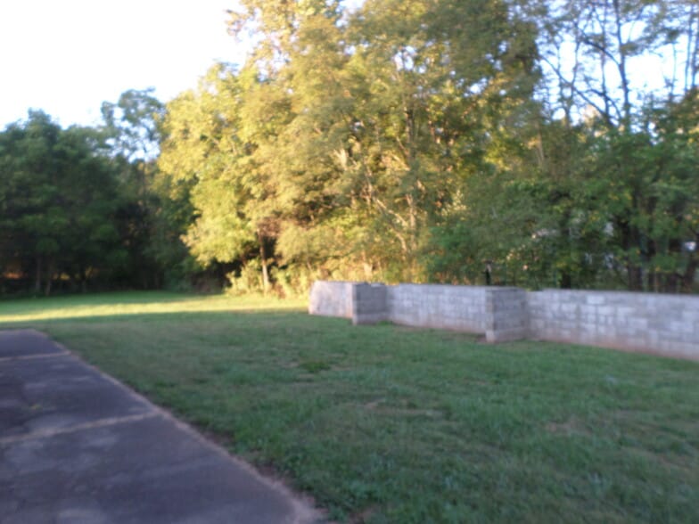 Building Photo - 114 Wildwood Dr