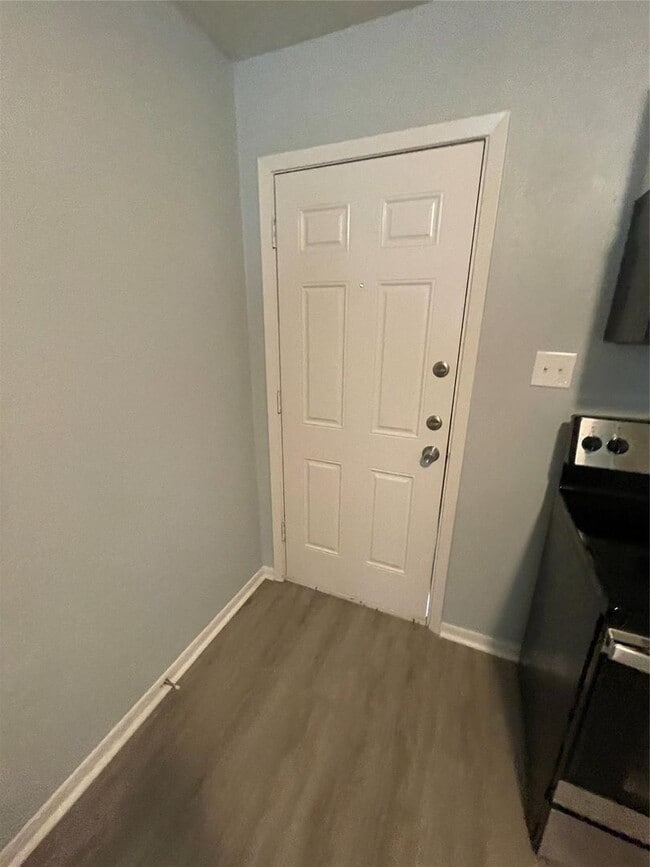 Building Photo - 3 BR/2.5BA | Renovated Single Family Home | 1-Car Garage Parking | Fenced backyard