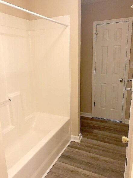 Building Photo - 6716 Bryant St