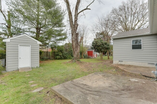 Building Photo - 213 Clemwood Pkwy