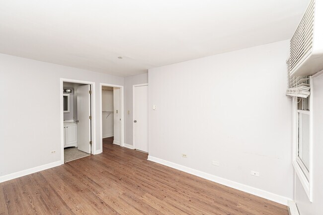 Building Photo - 1332 Cunat Ct