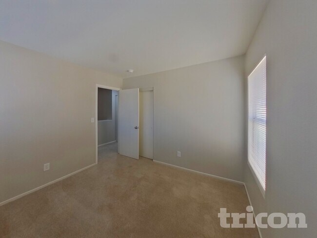 Building Photo - 1251 Golden Apple St