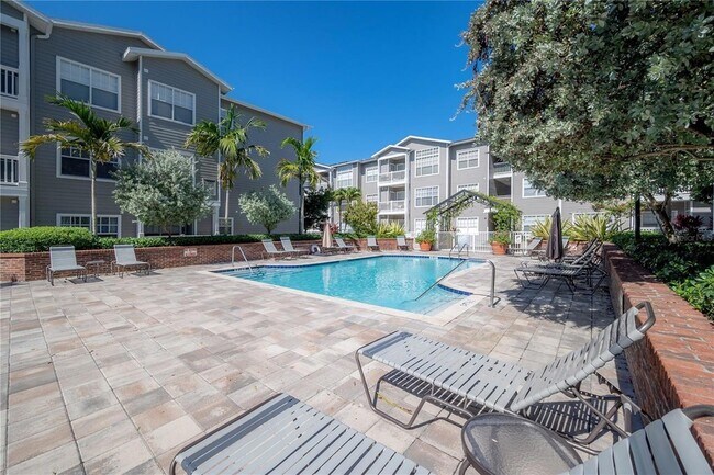 Building Photo - 800 S Dakota Ave