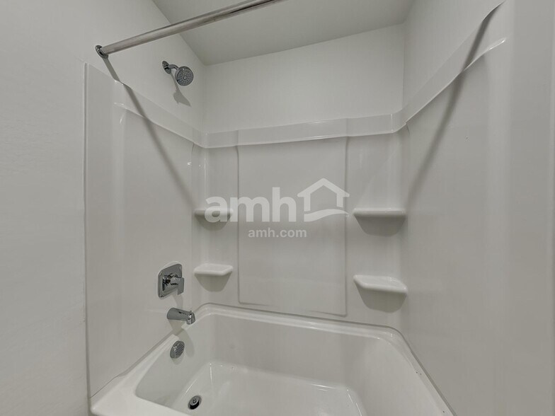 Building Photo - 12528 W Adair Dr