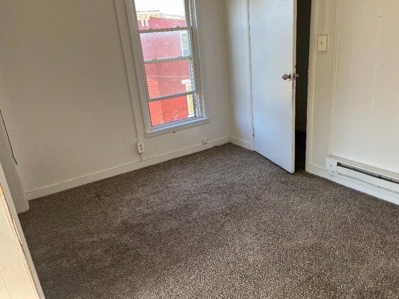 Building Photo - 816 W Liberty St