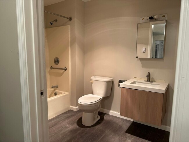 Building Photo - 355 S Main St