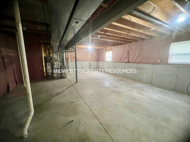Building Photo - Spacious 3 Bedroom, 2 Bath Townhome availa...