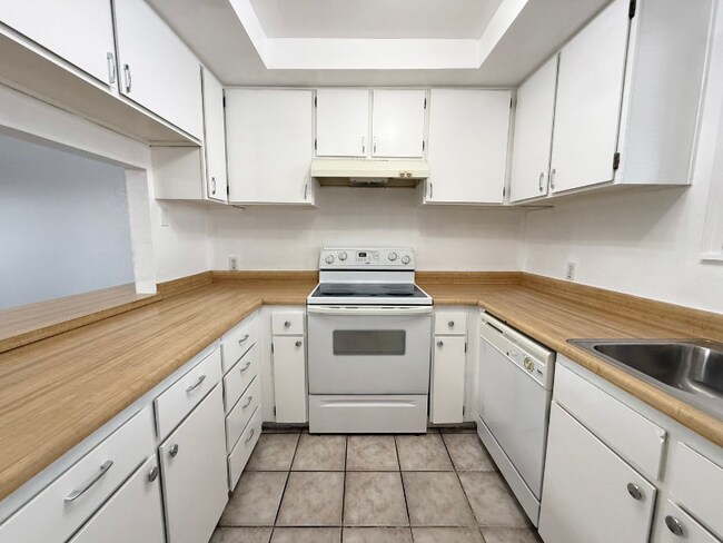 Building Photo - 1729 Jupiter Ct