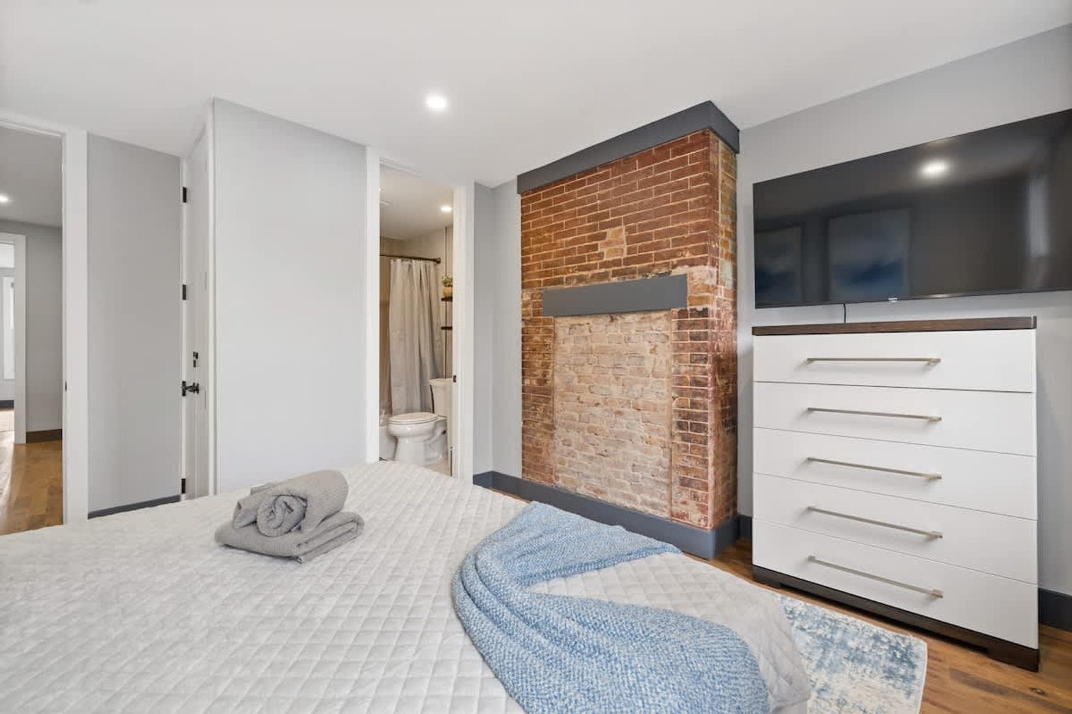 Building Photo - 341 Palisade Ave