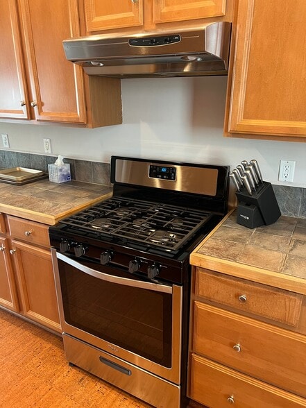 Building Photo - 2904 Annunciation St