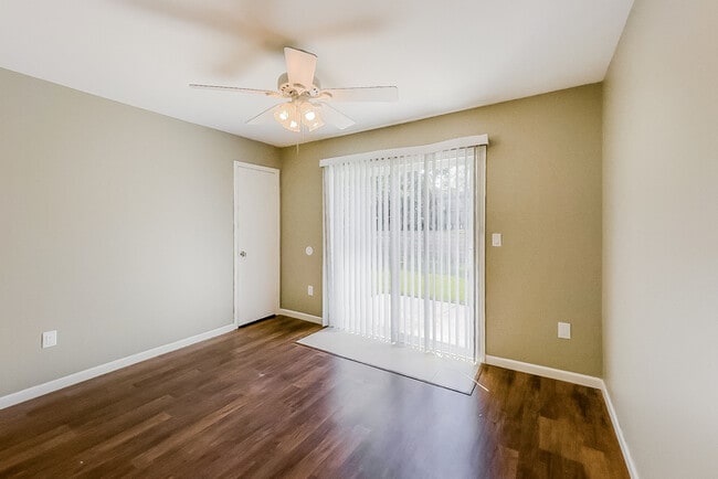 Building Photo - 8203 Quail Hollow Ct