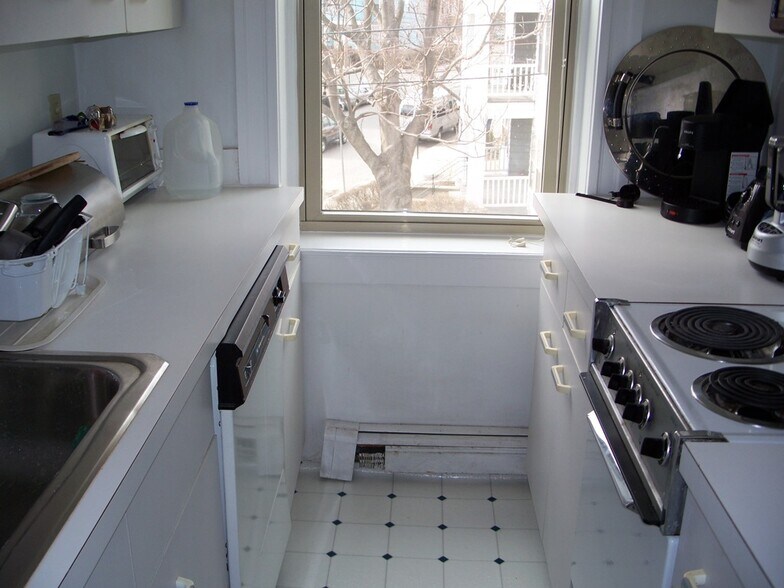 Building Photo - 15 Colborne Rd