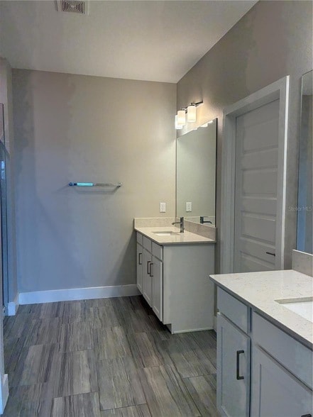 Building Photo - 9766 Campanula Ct