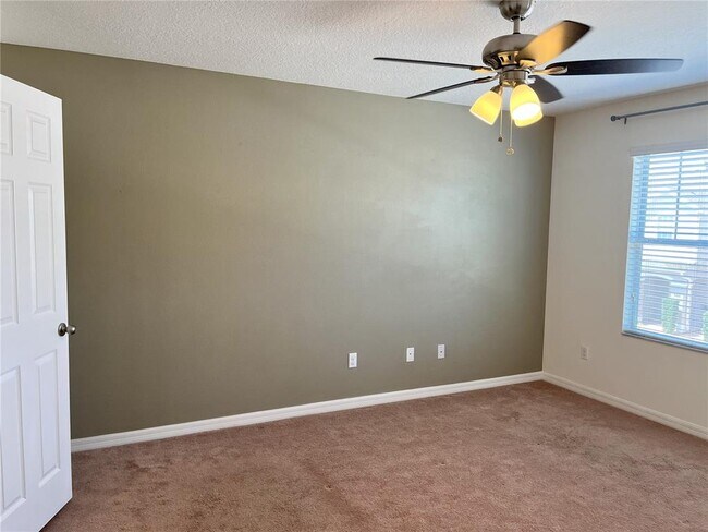 Building Photo - 3817 Black Spruce Ln