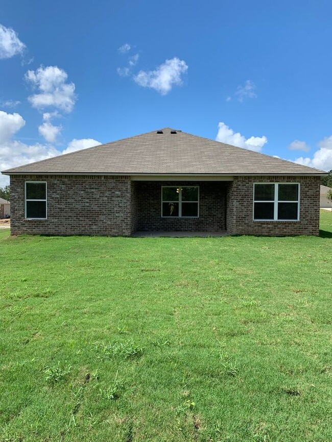 Building Photo - Three Bedroom | Two Bath Home in Camden Park