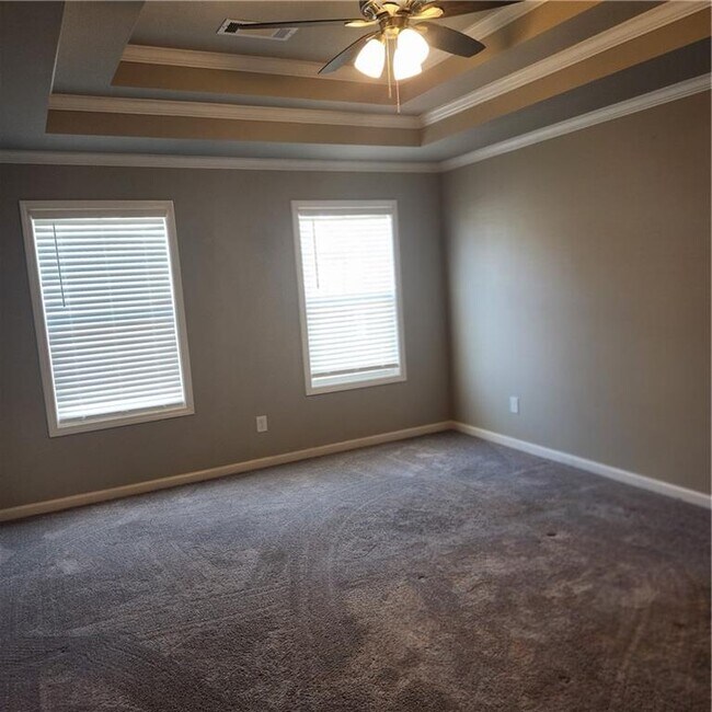 Building Photo - 5056 Silver Fox Trl