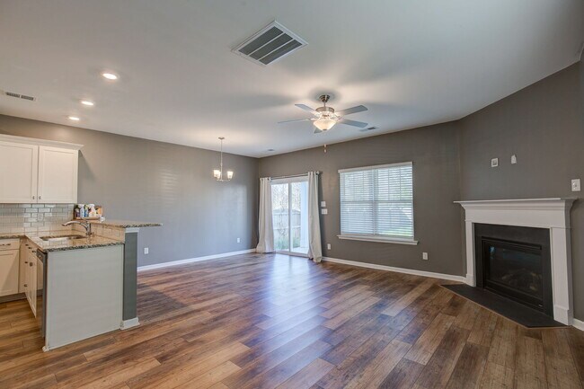 Building Photo - 416 Sandfarm Trail