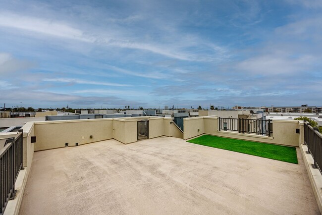 Building Photo - Lighthouse Community 4 Bedroom Home - Ocea...