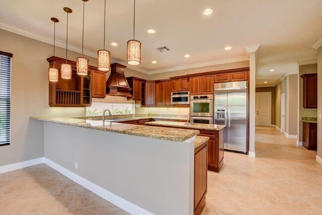 Building Photo - 6669 Cobia Cir