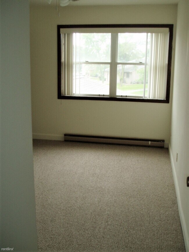 Building Photo - 2 br, 1 bath Townhome - 901 Hartwell Drive A