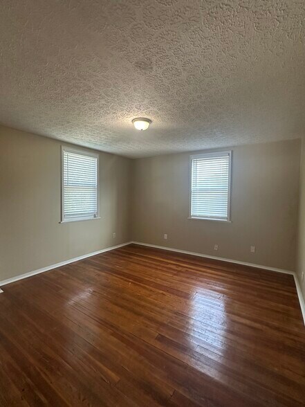 Building Photo - 4106 Carter Ave