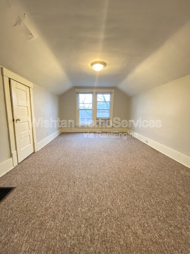 Building Photo - 209 Chandler Blvd