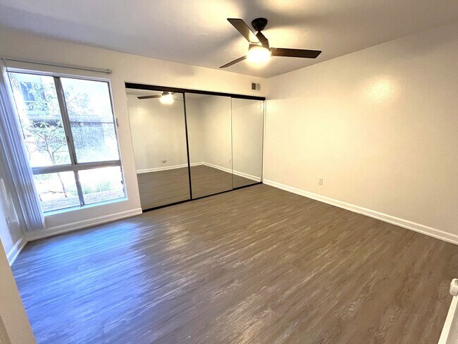 Building Photo - ****MOVE-IN SPECIAL: $500 OFF SECOND MONTH'S RENT****CHARMING 1BD/ 1BA AVAILABLE IN MISSION VALLEY!!