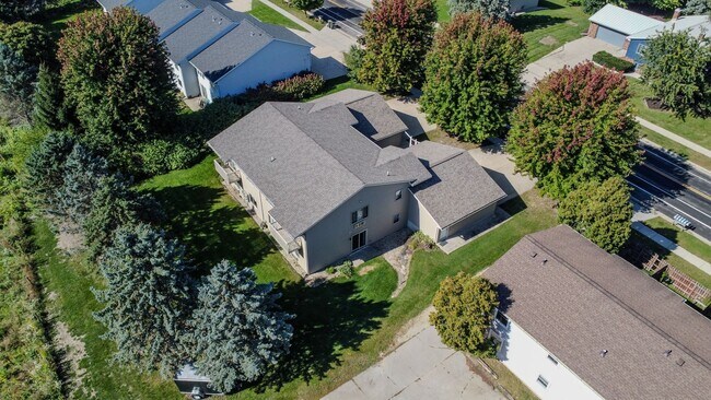Building Photo - Broadway Drive - Sun Prairie