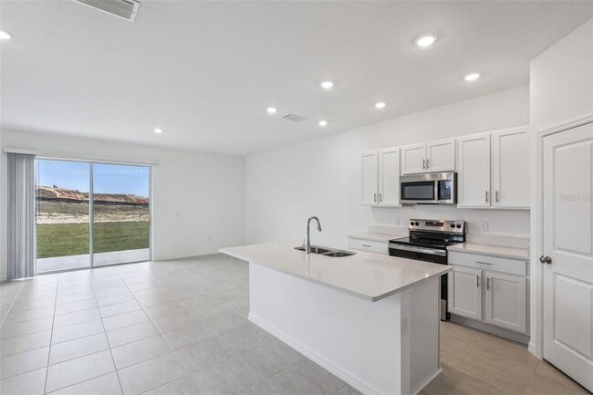 Building Photo - 7621 WATERSCAPE Dr