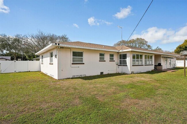 Building Photo - 1369 Whitacre Dr
