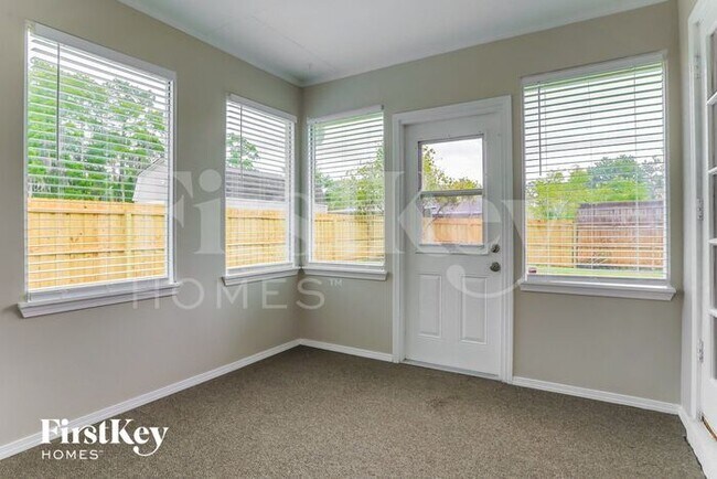 Building Photo - 10865 Saddlehorn Dr