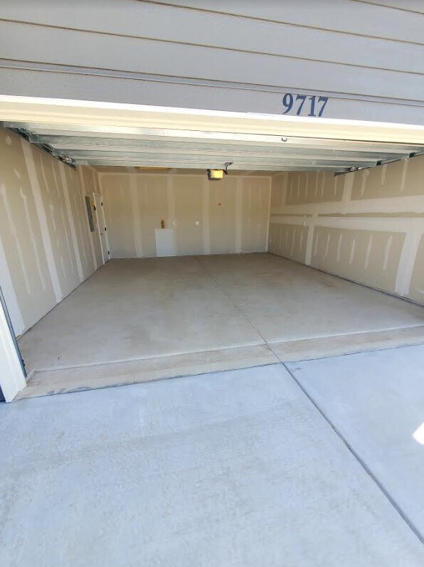 Building Photo - 9610 E Annabelle Cir