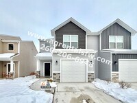 Building Photo - 3 Bedroom Residence