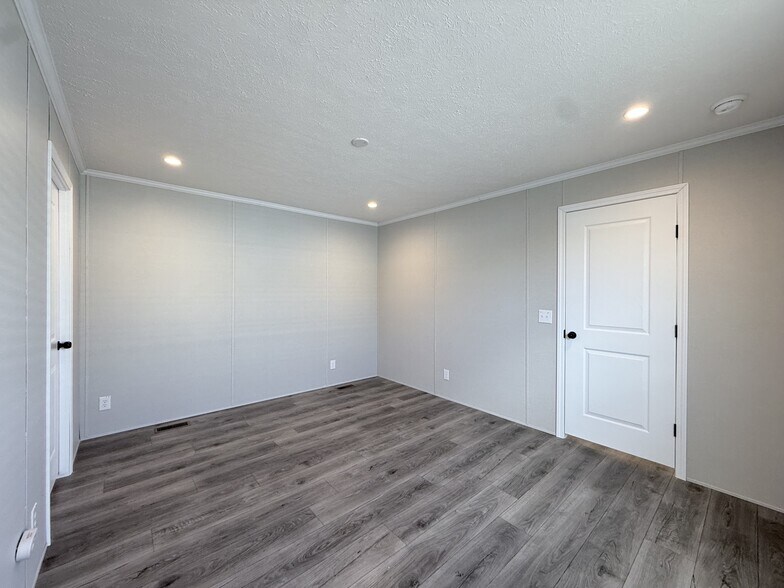 Building Photo - 52780 S Zacharias Ct