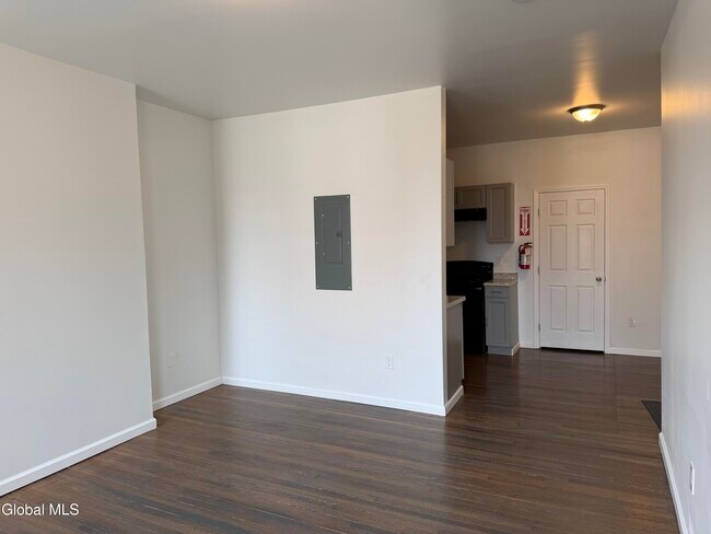 Building Photo - 346 Madison Ave