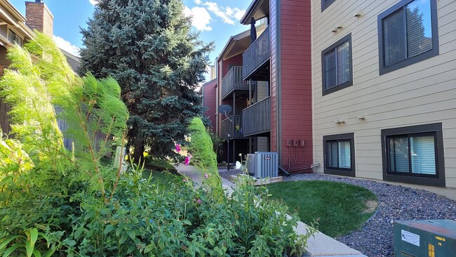 Building Photo - 10890 W Evans Ave