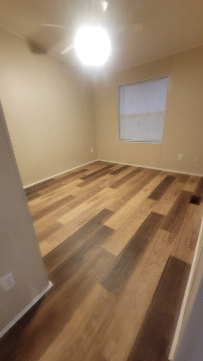 Building Photo - 9455 Tranquil Acres Rd