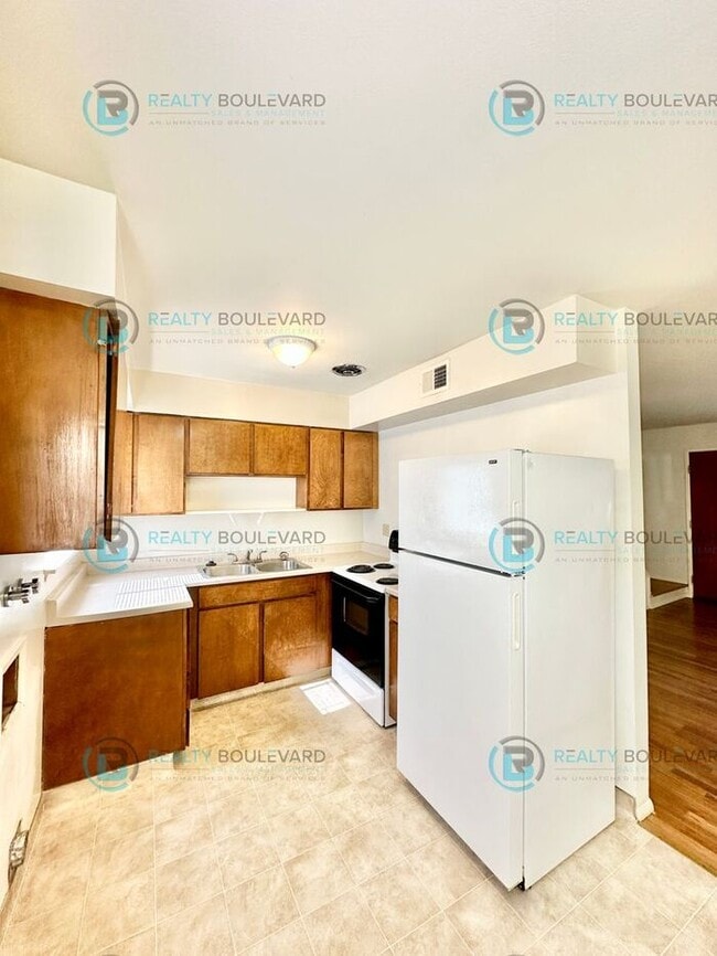 Building Photo - 1 Bedroom 1 Bath + Office next to Idlewild Park & the Truckee River